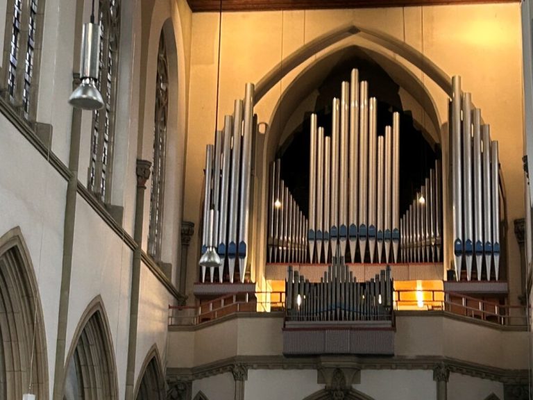 Die große Orgel auf der Empore von St. Ludger